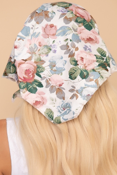 Косынка с козырьком (розы, белая) КК23