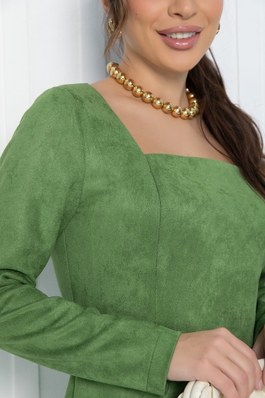 Платье Актуальный силуэт (зеленое) П11984